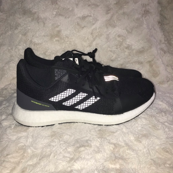 adidas gazelle silver green womens Adidas Senseboost Go Running Shoes